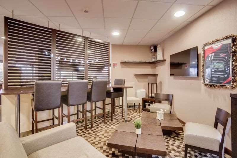 Brit Hotel De La Cote Des Havres Lessay Restoran gambar