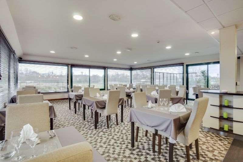 Brit Hotel De La Cote Des Havres Lessay Restoran gambar